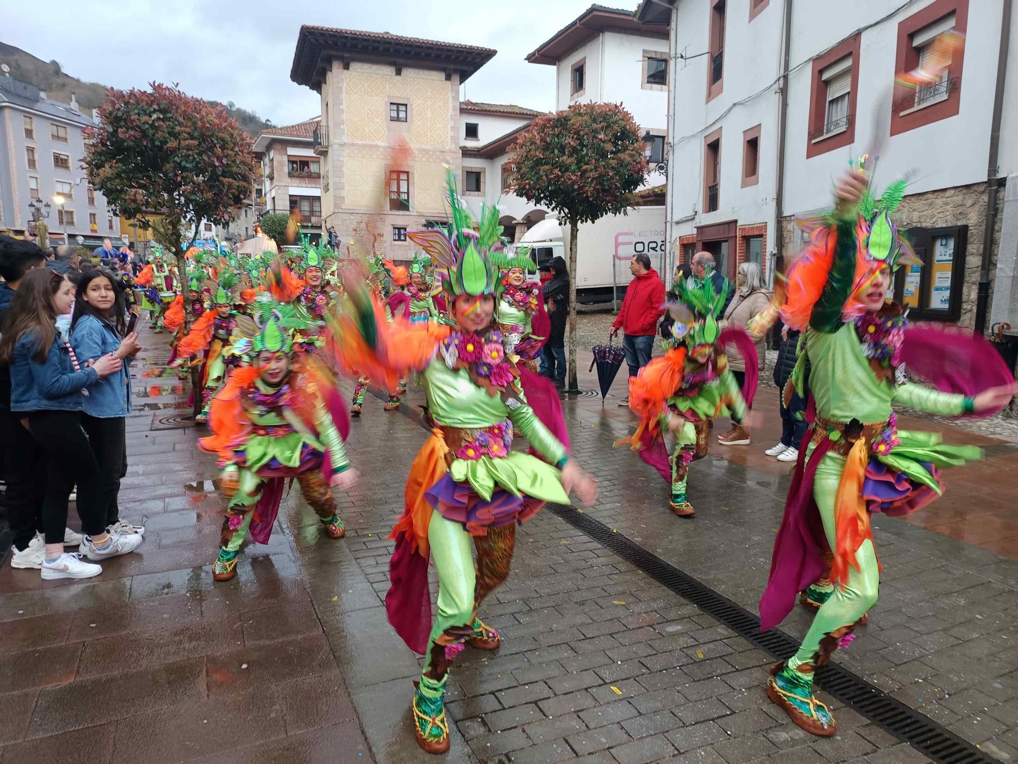 En imágenes: Así fue el desfile de Carnaval de Cangas de Onís