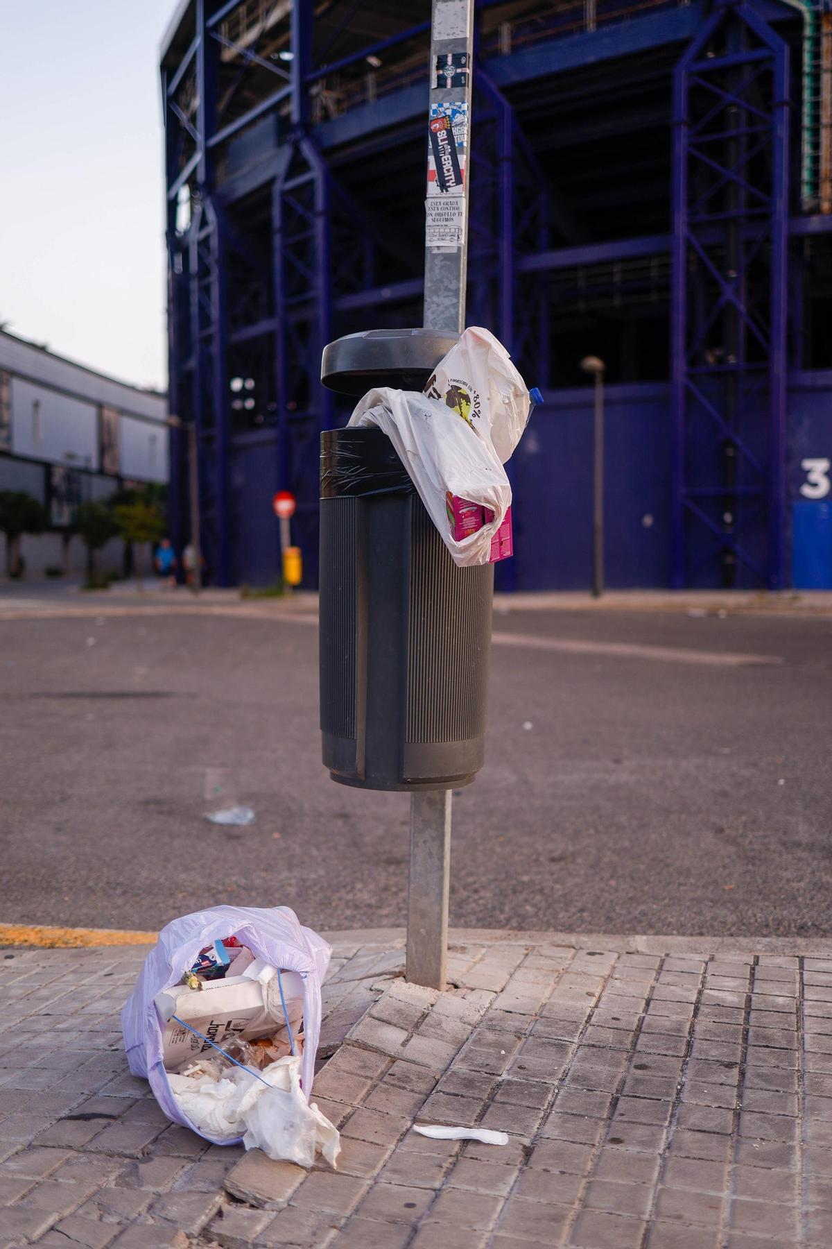 Se perseguirá el depósito de basura en papeleras