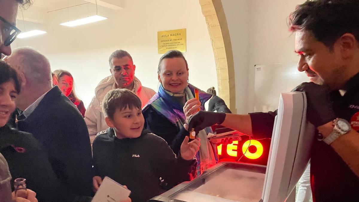 FOTOS | Investigadores de la UIB dan pistas de cómo será el futuro en un evento que combina ciencia, cine y gastronomía