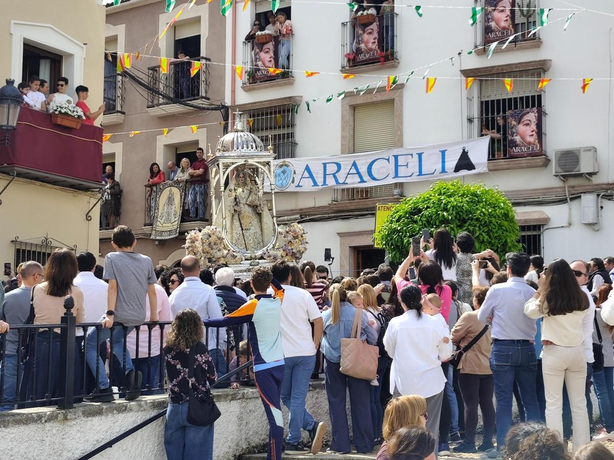 Una gran afluencia de devotos arropa a la Virgen de Araceli en Lucena.
