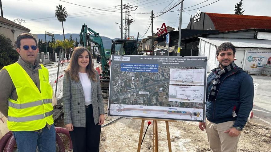 La carretera de Santa Catalina en Murcia, en obras para construir aparcamientos y una acera