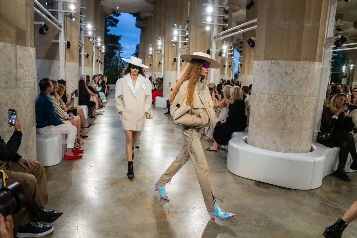 Louis Vuitton presenta en el Park Güell su colección Crucero 2025