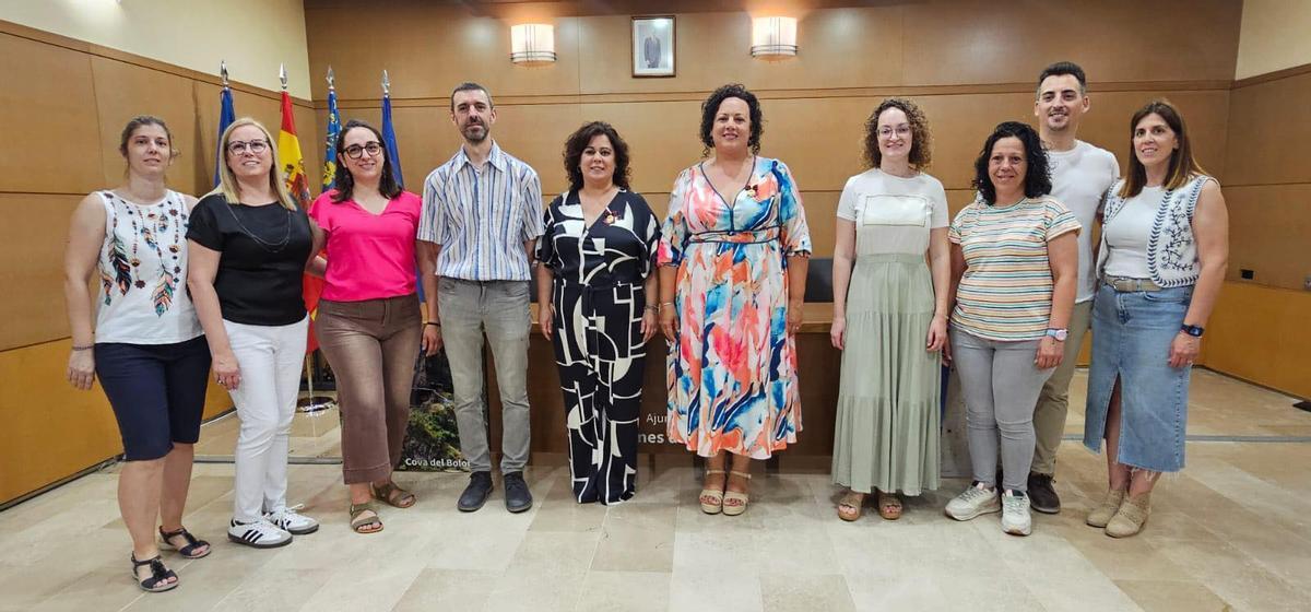 Gimeno con representantes de las Fallas.