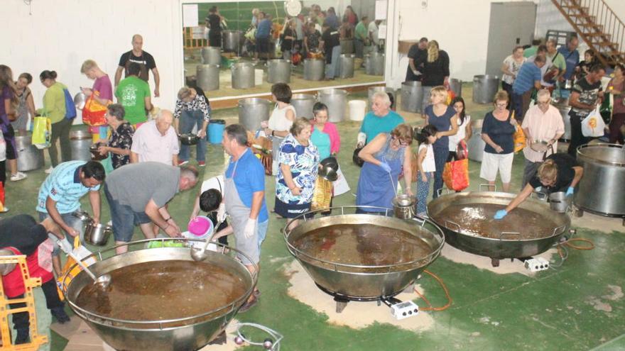 Caldereta para 10.000 en Almenara