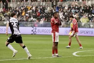 EN IMÁGENES: El Sporting cae derrotado en el último minuto ante el Burgos en El Plantío