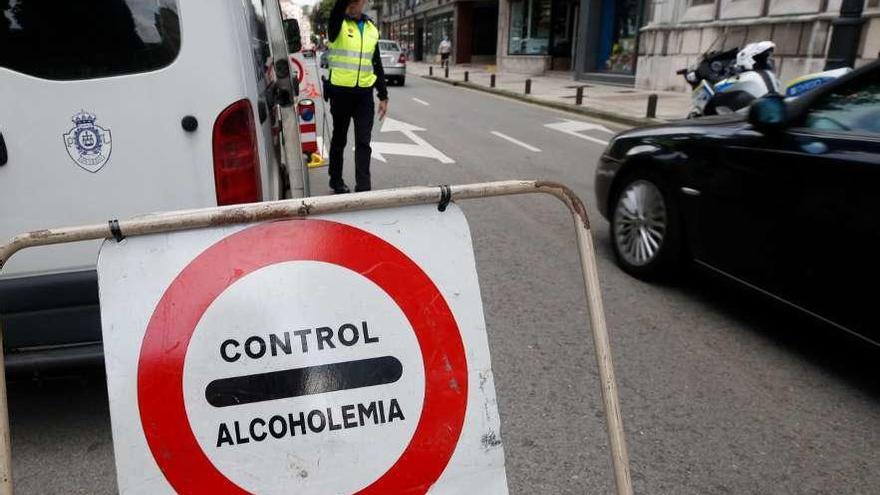 Control de alcoholemia en la calle Santa Susana a principios de este mes.