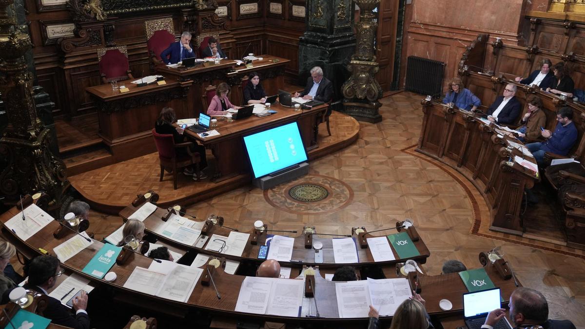 Sesión del pleno municipal de este viernes en el Ayuntamiento de Barcelona.