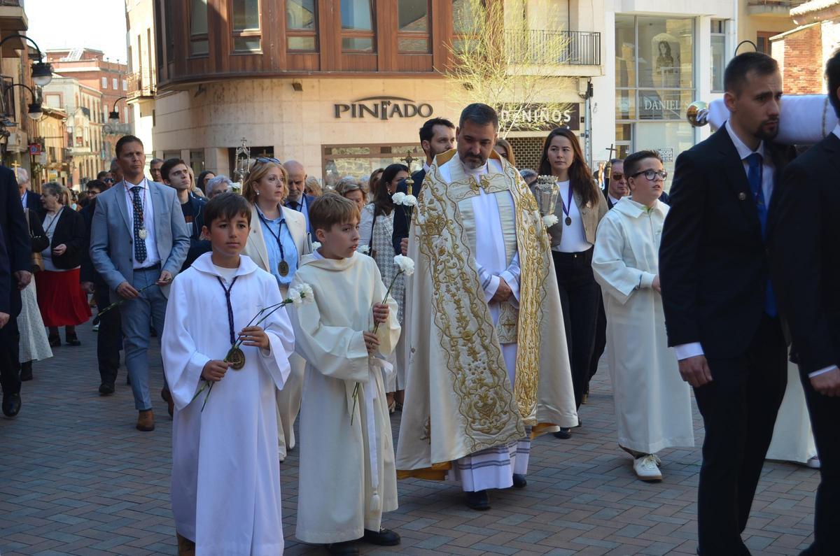 La Procesión del Resucitado en Benavente, en imágenes