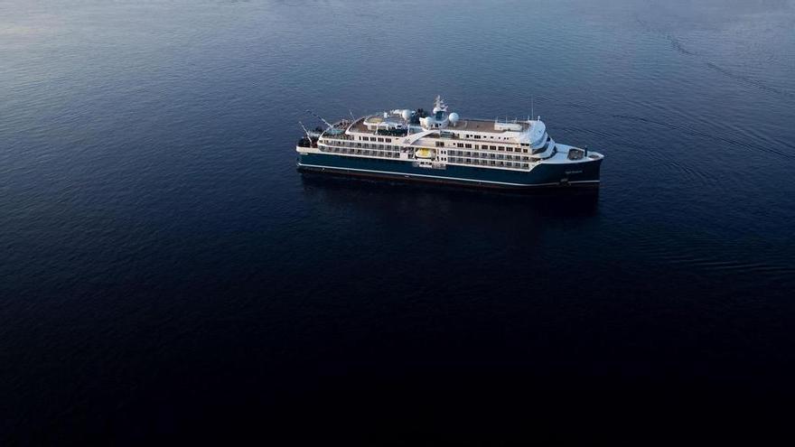 El crucero de expedición SH Diana visita Arrecife con 192 viajeros 'premium'