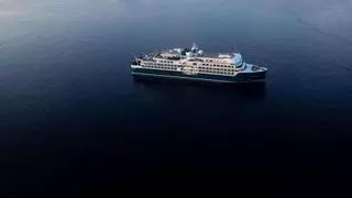 El crucero de expedición SH Diana visita Arrecife con 192 viajeros 'premium'