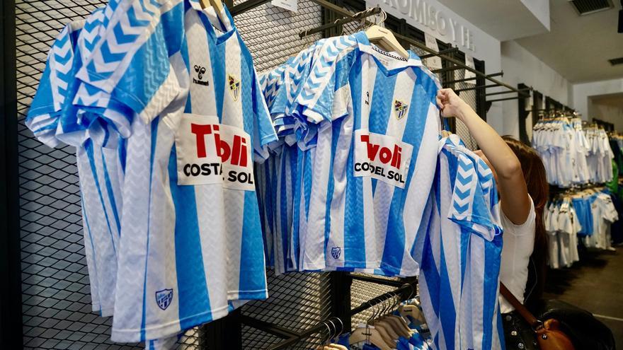 La camiseta retro del Málaga CF desata pasiones