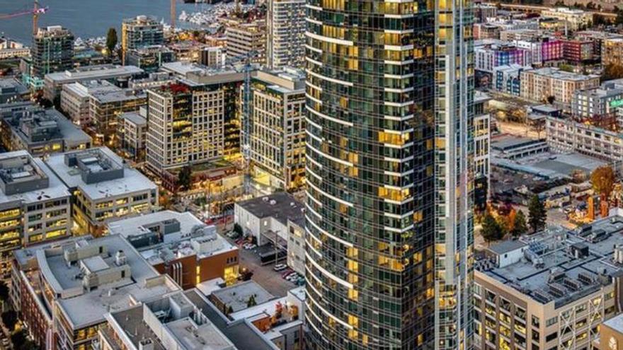 Amancio Ortega compra un rascacielos de viviendas de lujo en Seattle por 300 millones