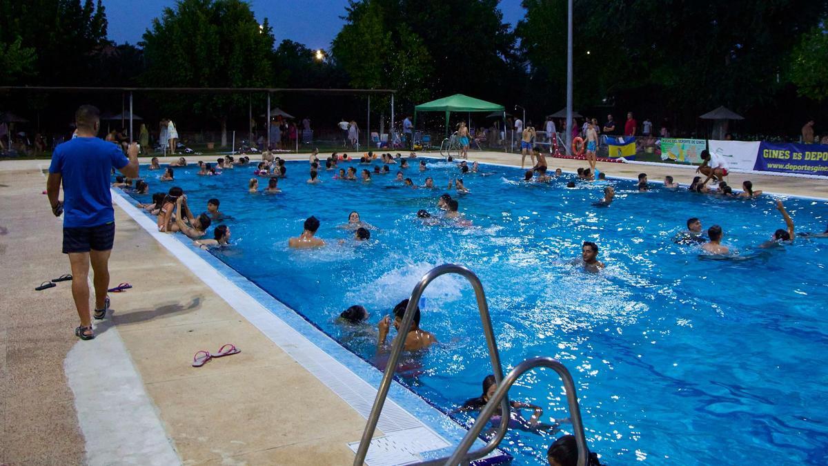 Usar piscinas privadas de manera pública como refugios climáticos es una iniciativa que va a poner en marcha Cataluña