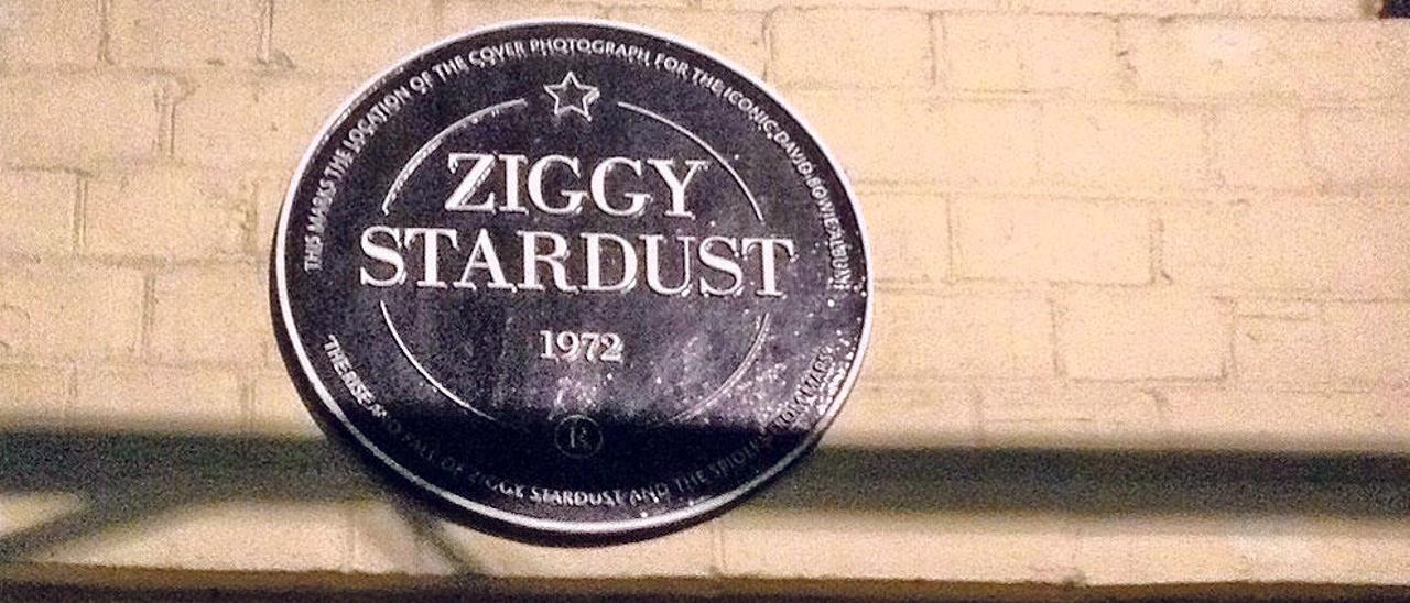 Placa a Ziggy Stardust que se usó en un disco de Bowie.