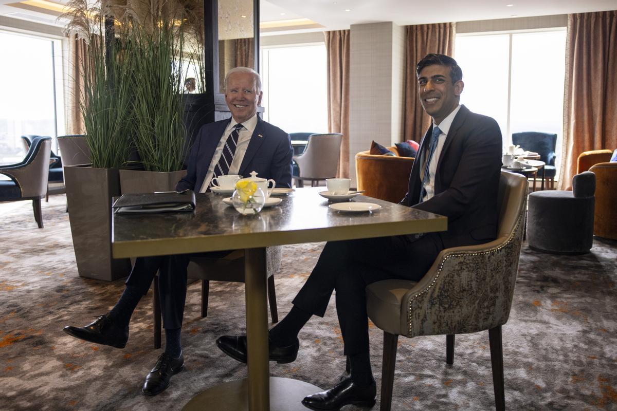 Joe Biden y Rishi Sunak se reúnen en Belfast