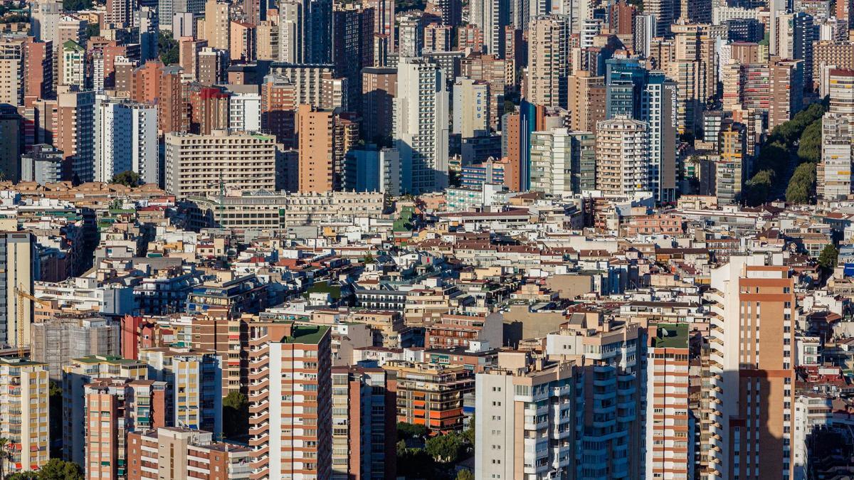 Una panorámica de la ciudad de Benidorm, el municipio con más rascacielos de Europa.