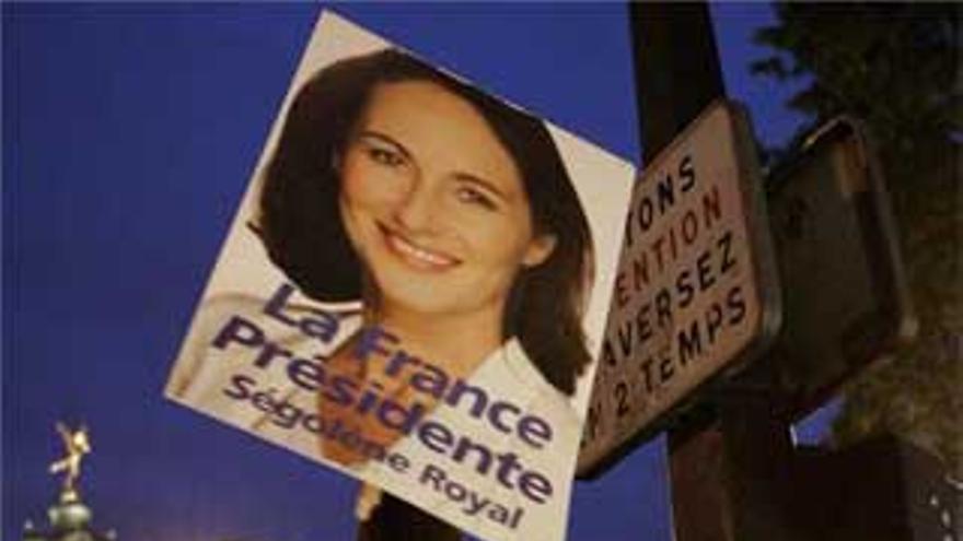 Tercera noche de altercados en Francia por la elección de Sarkozy
