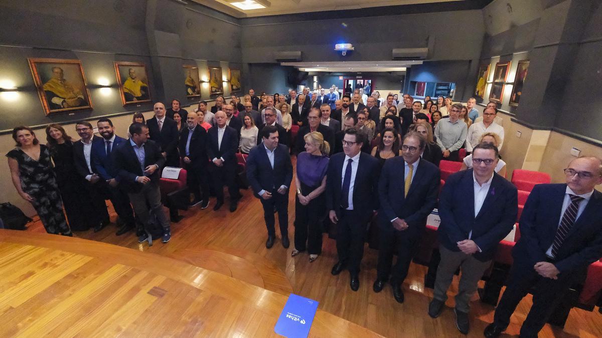 Una imagen de los asistentes ayer en el salón de actos del Colegio Oficial de Médicos de Las Palmas.