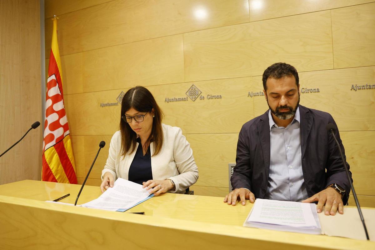 Gemma Geis i Quim Ayats en al comperaixença per parlar de l'adjudicacio del Cinema Truffaut, el mes de juny.