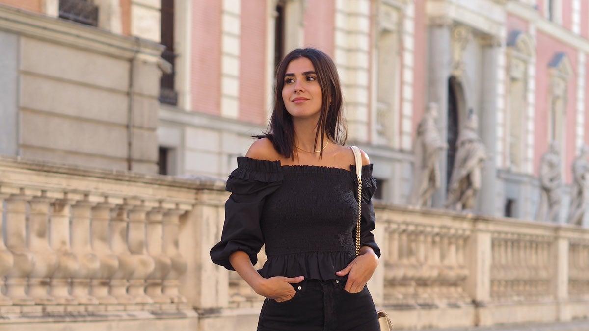 Otro rollo lo bien que sienta el vestido de terciopelo rojo de Bershka de Mery Turiel