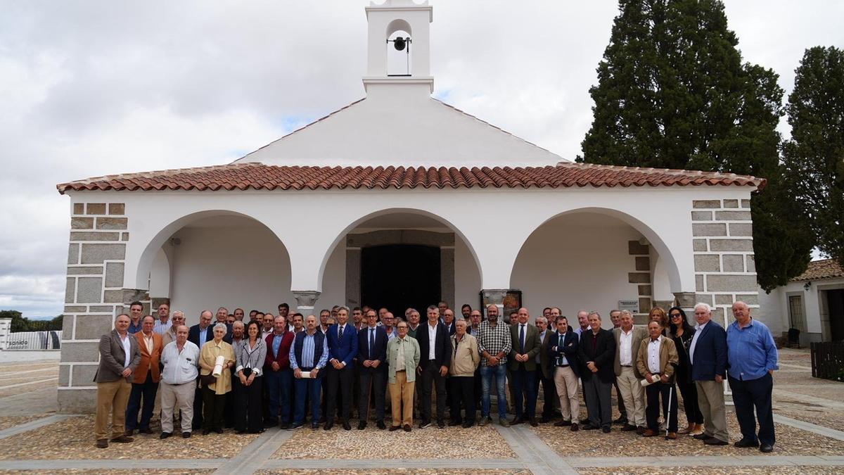 Asistentes a la celebración del 25 aniversario de la Lonja de Los Pedroches.