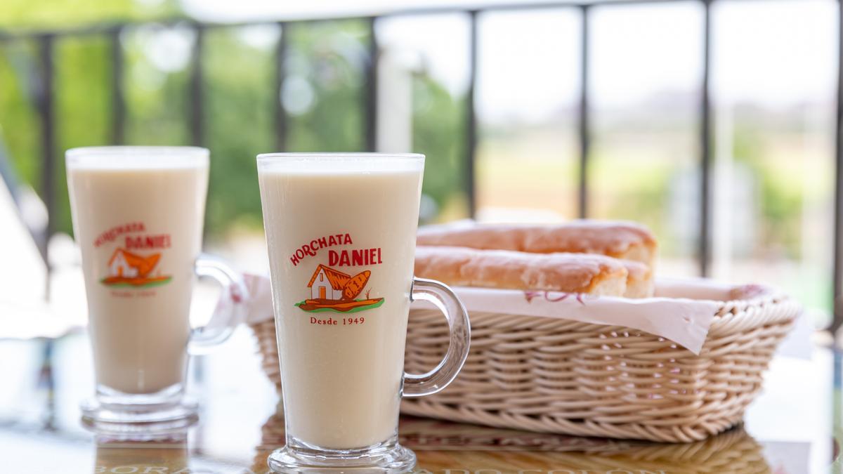 El origen de mojar los fartones con horchata surgió hace algo más de cincuenta años.