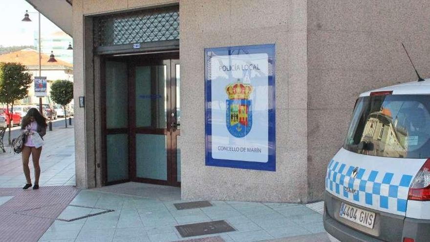 Exterior de las dependencias de la Policía Local de Marín. // Santos Álvarez