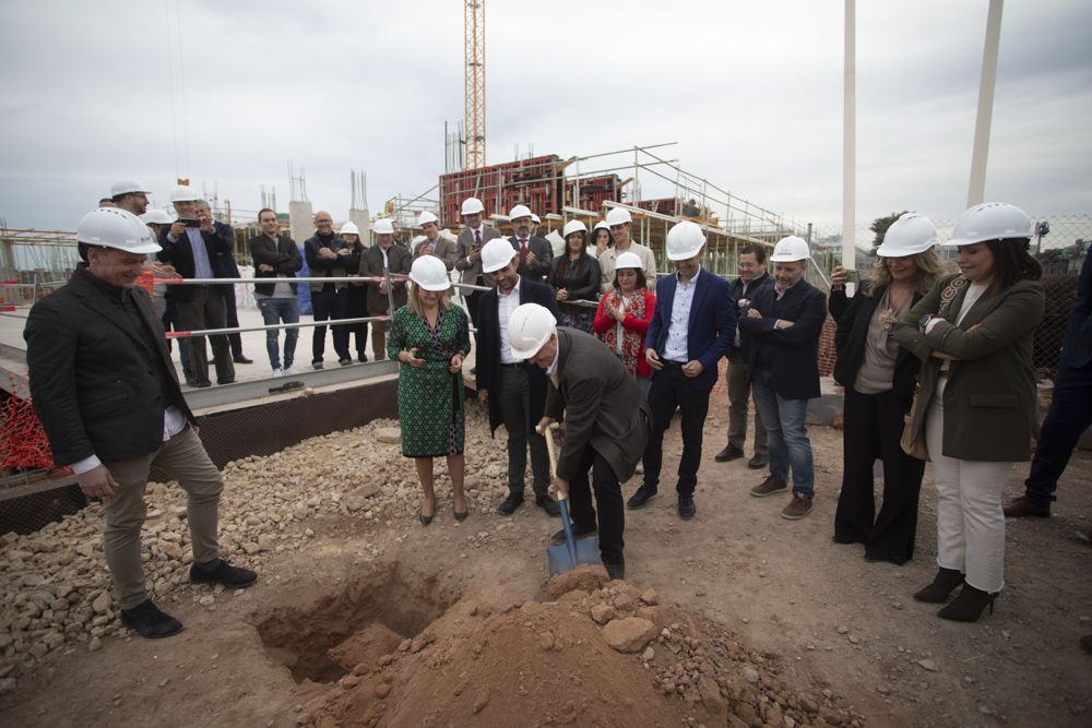 Acto de colocación de la primera piedra del nuevo hotel de Sagunt