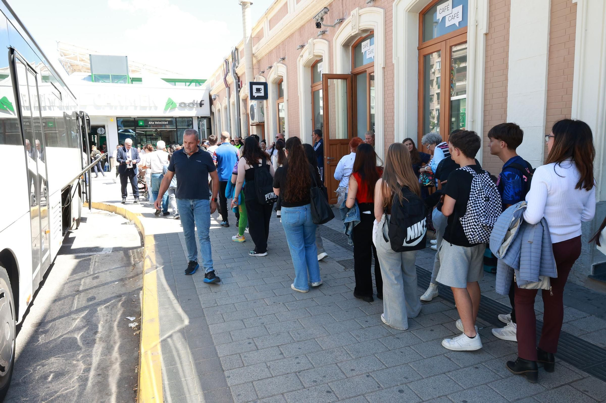 El caos que dejó el apagón eléctrico este lunes por las calles de Murcia, en imágenes