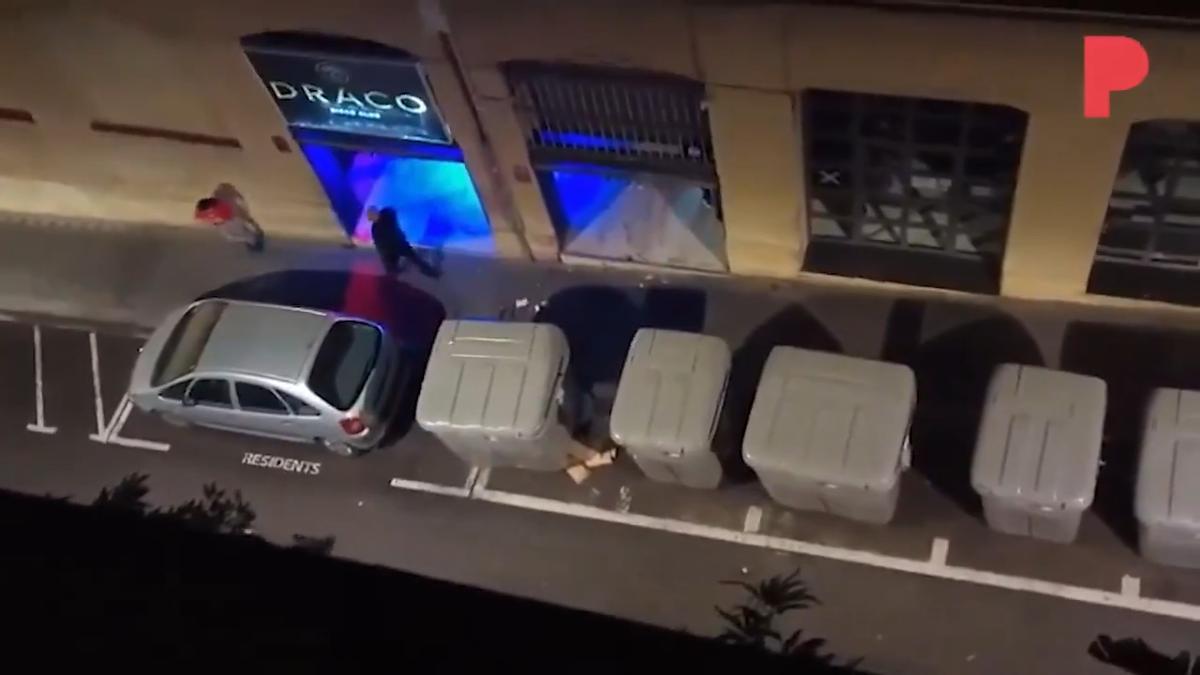 Vídeo | Baralla multitudinària amb un matxet i una pistola davant de la discoteca Draco