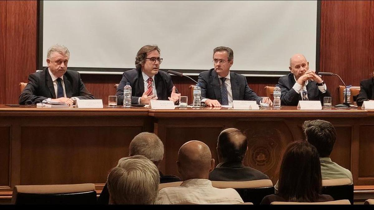 La monografía fue presentada el pasado 8 de octubre en el Salón de Actos Basilio Fuentes del Ilustre Colegio de Abogados de Elche.