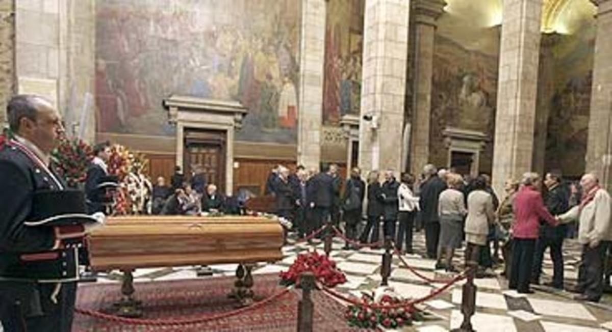 Capella ardent de Jordi Solé Tura instal·lada al Palau de la Generalitat. Capella ardent de Jordi Solé Tura instal·lada al Palau de la Generalitat.
