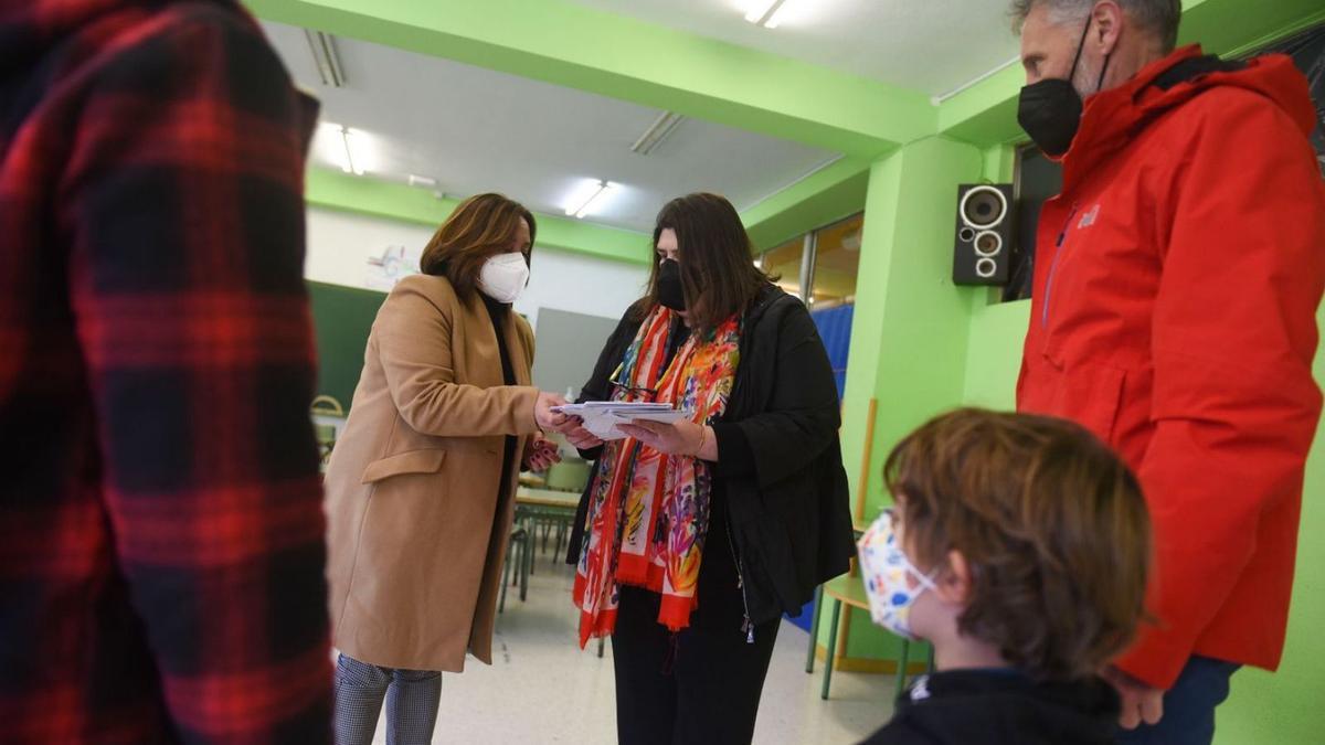 Éxito del plan contra la soledad en el colegio Santa Bárbara de Lugones | I. G.