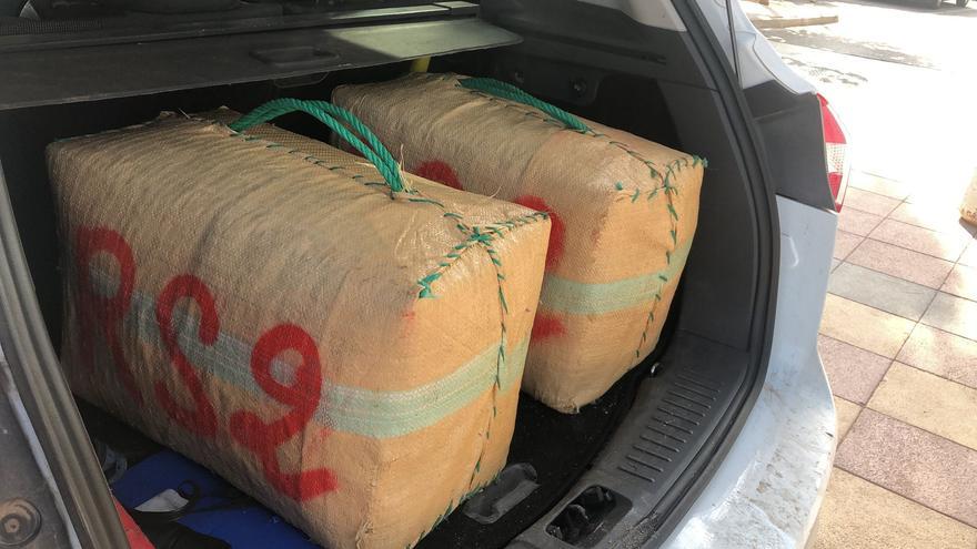 Continúa la llegada de fardos de droga a la costa de Castellón: hallan 50 kilos de hachís