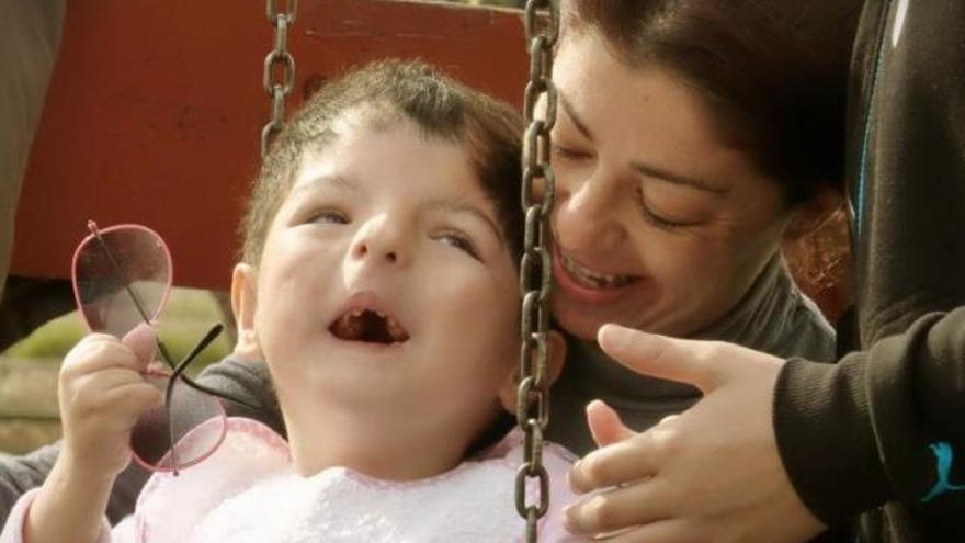 Sonia y Carmina, en el parque.