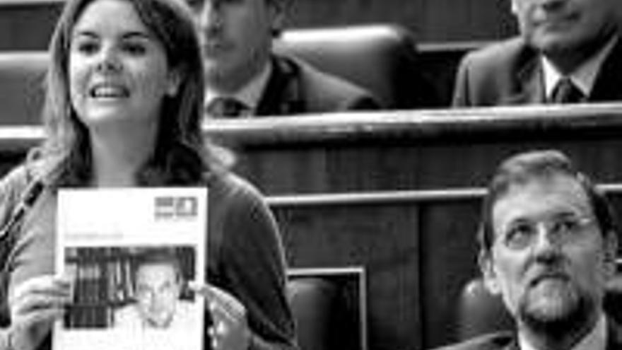 El respaldo de Rajoy al plan de rescate de Zapatero divide al PP