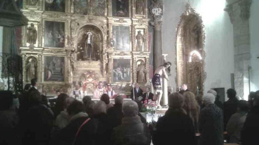 Celebración de la eucaristía en el convento Santa Clara.