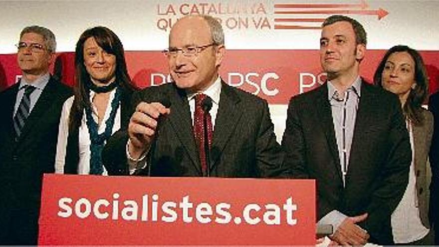 Jaume Collboni (a la dreta al costat de Montilla) dirigirà la campanya del PSC. A la seva dreta, Iolanda Pineda.