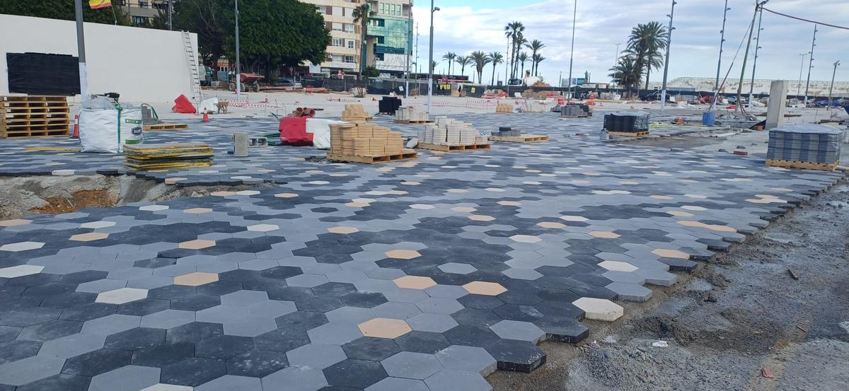 Aspecto del pavimento de hormingón esmaltado del recinto ferial