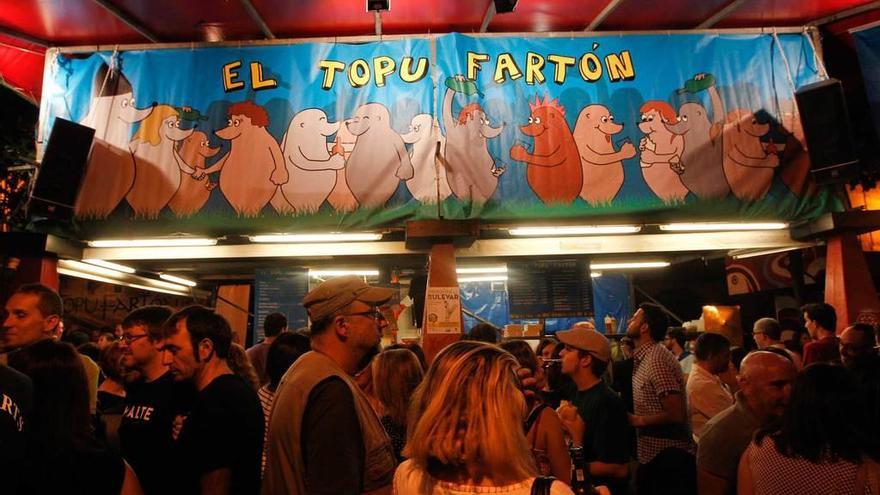 El Topu Fartón, en la plaza de Riego, en las fiestas de San Mateo de 2014, las últimas en esa ubicación.