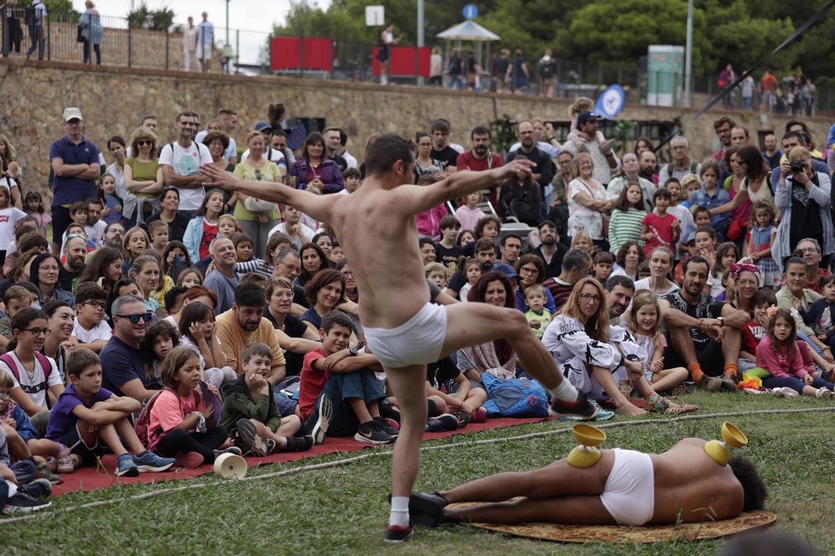 Los espectáculos de circo invaden el Castell de Montjuïc.