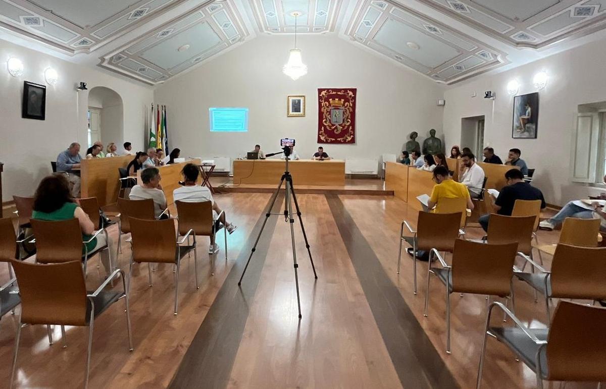 Pleno de la corporación municipal durante la sesión para aprobar el presupuesto.