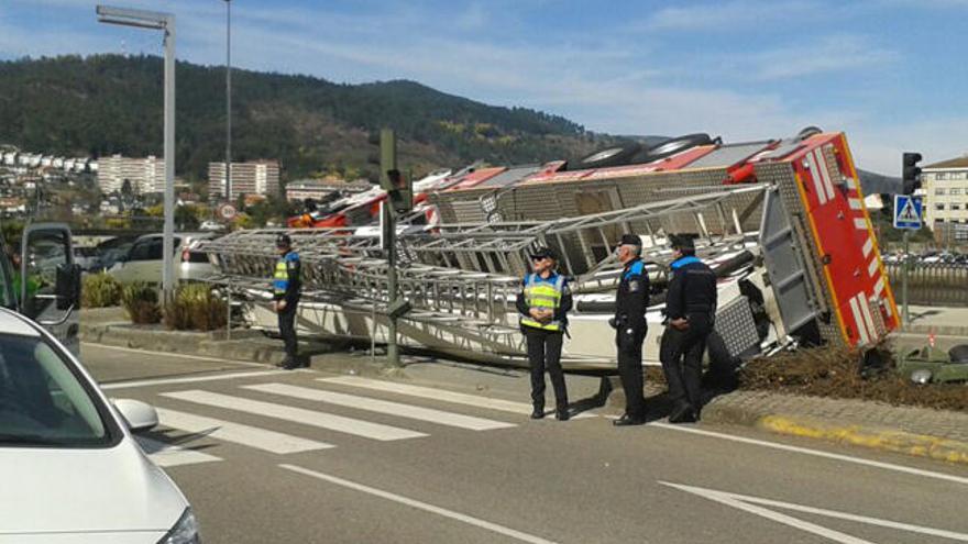 El camión accidentado en el desfile de los Bomberos.// N.D.