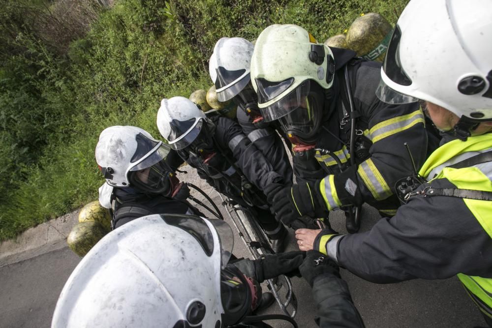 El túnel de San Pedro, en Anes, acoge pruebas de extinción de incendios