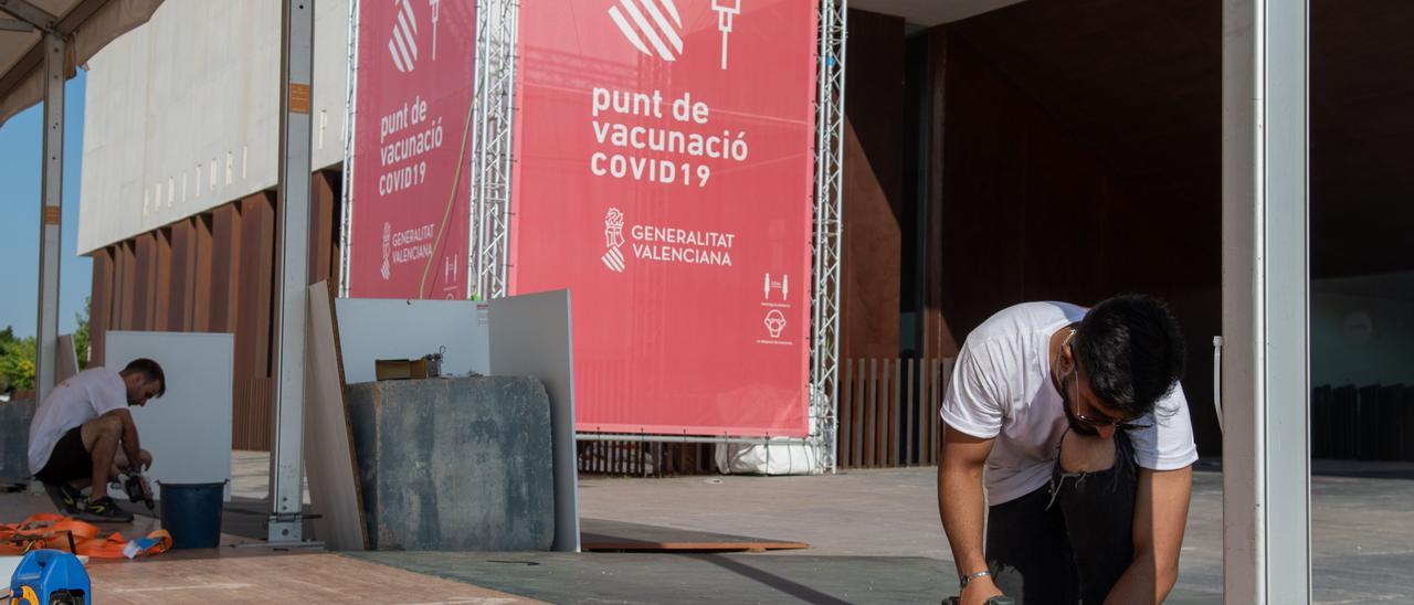 Los altos niveles de vacunación permitieron la clausura de los ‘vacunódromos’, como el del Auditori de Castelló (archivo).