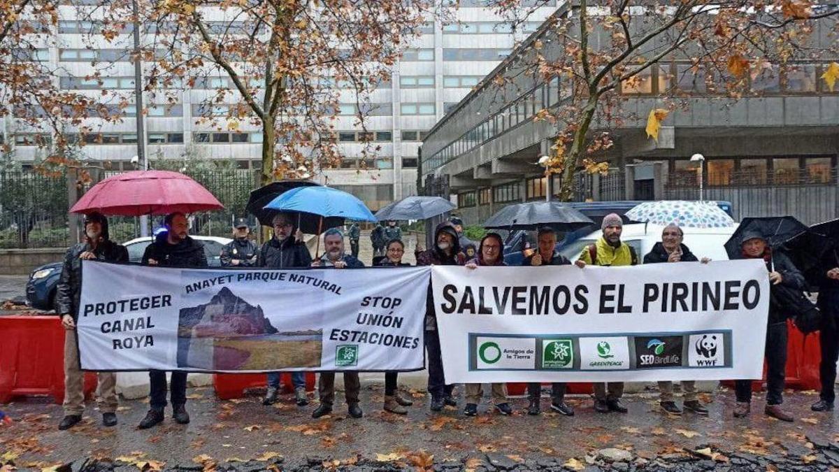 Una protesta anterior contra la unión de estaciones