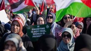 Protesta en apoyo del pueblo palestino en Estambul durante el conflicto entre Israel y Gaza.