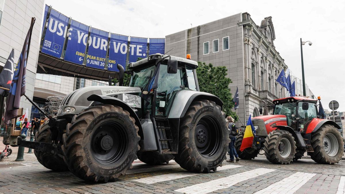 Manifestación de tractores frente al Parlamento Europeo hoy en Bruselas