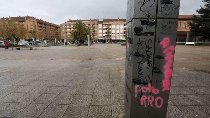 Reclaman mejoras para la plaza de Europa de Piedras Blancas