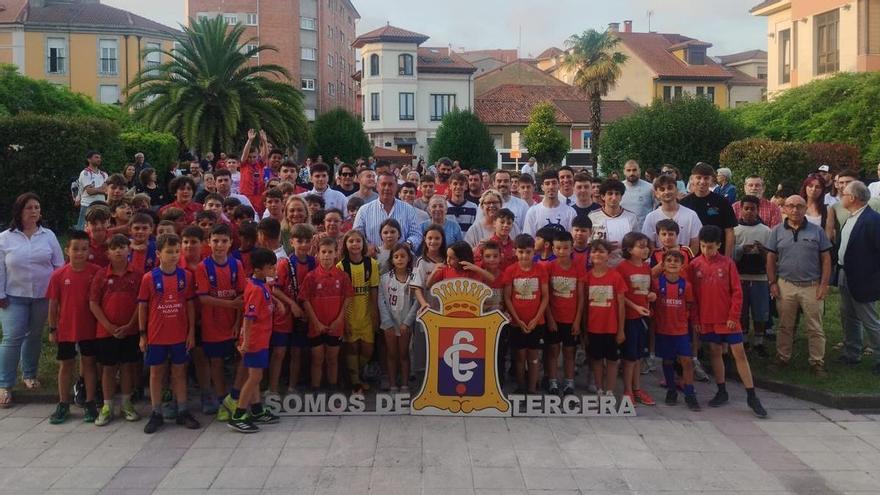 Noreña, pletórica, celebra el ascenso a Tercera Federación del Condal Club de Fútbol: "Una gesta que ya ha quedado grabada con letras de oro"